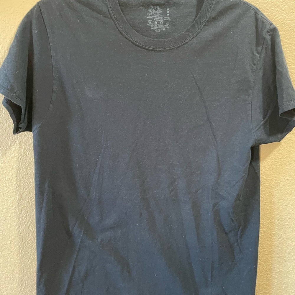 Fruit of the Loom T shirt, size Medium